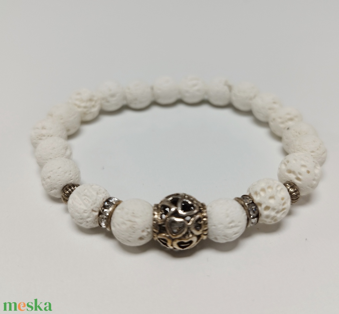Fehér lávakő karkötő tibeti gömbbel - ékszer - karkötő - ásványkarkötő - Meska.hu