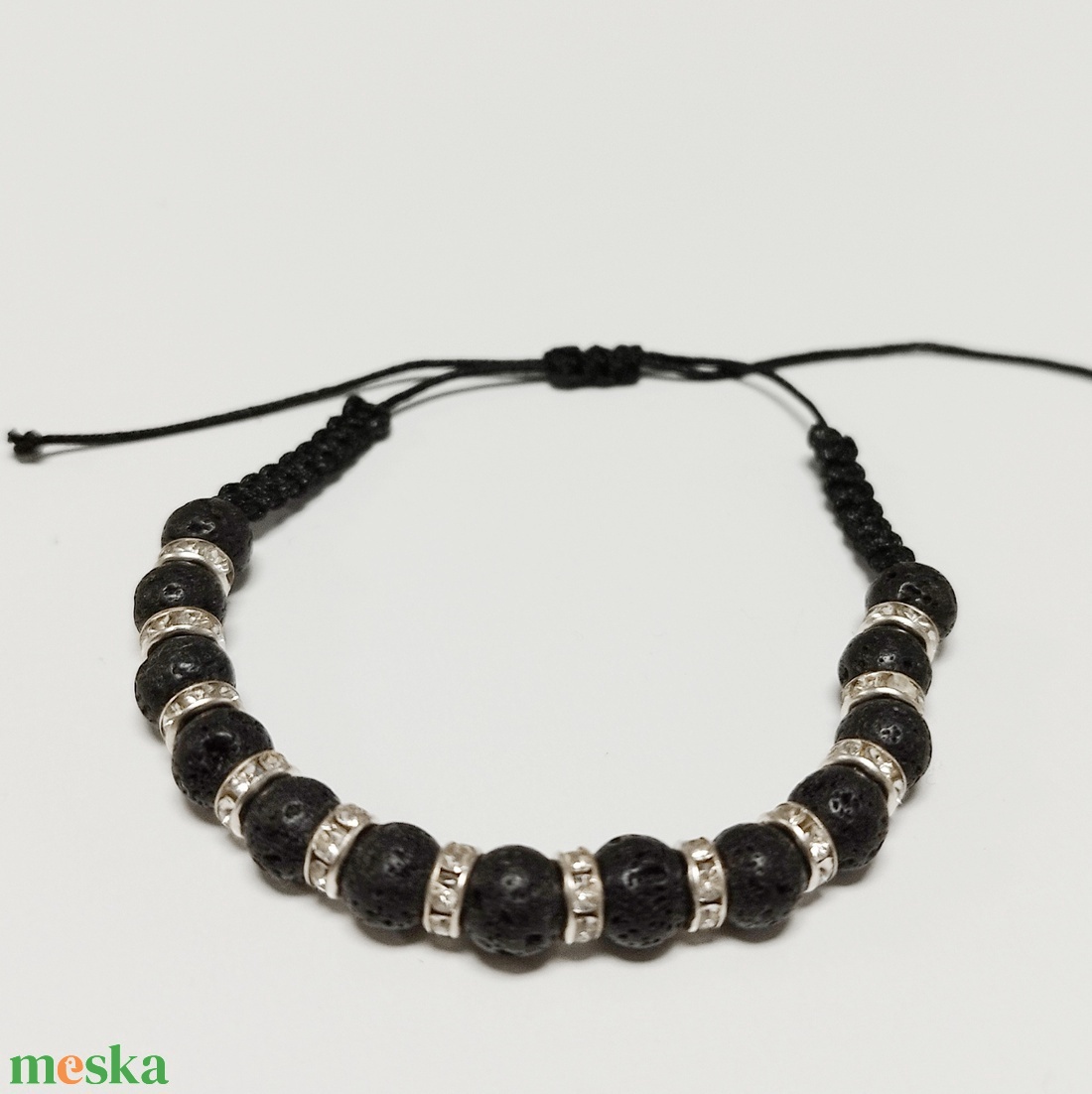 Fekete csillogás - lávakő karkötő cirkón köztesekkel - ékszer - karkötő - ásványkarkötő - Meska.hu