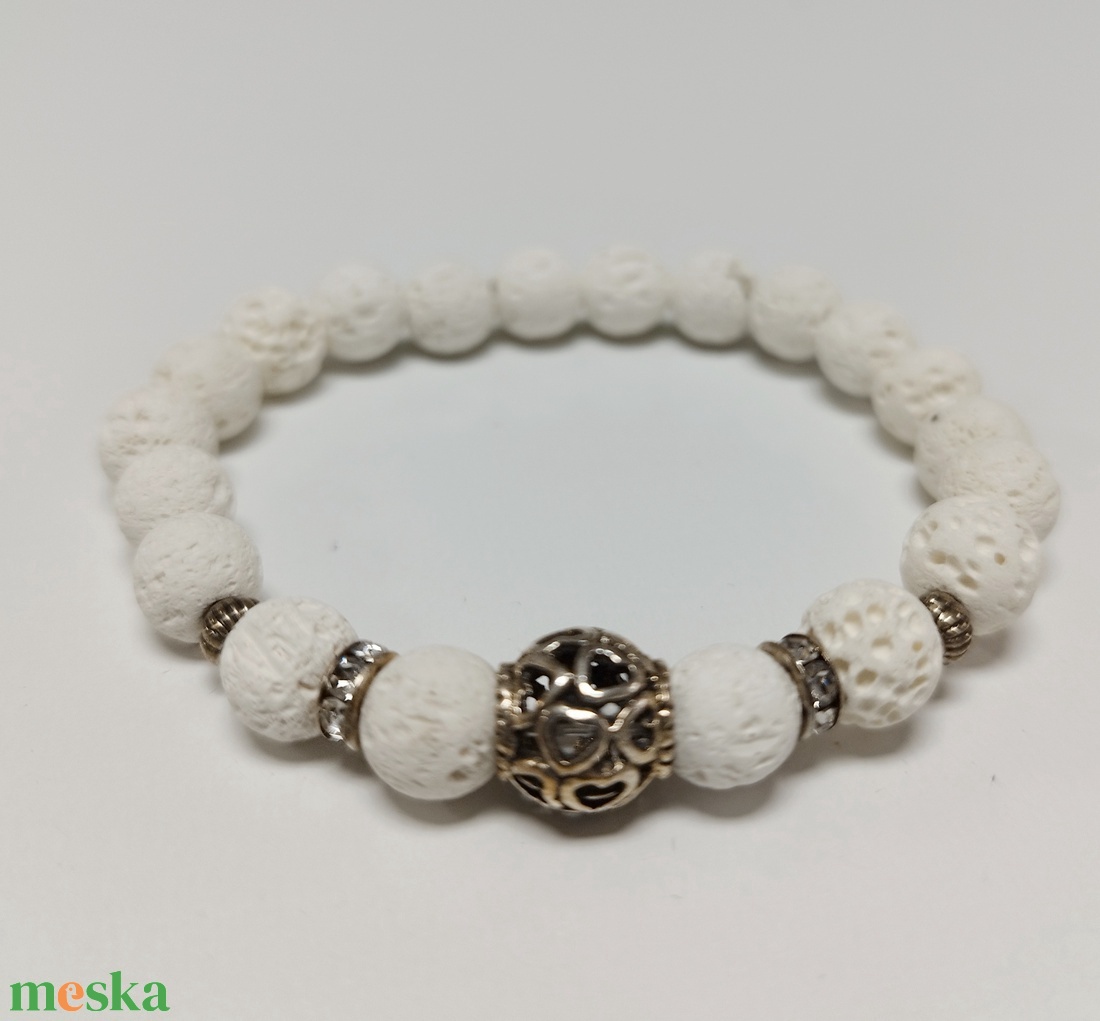 Fehér lávakő karkötő tibeti gömbbel - ékszer - karkötő - ásványkarkötő - Meska.hu