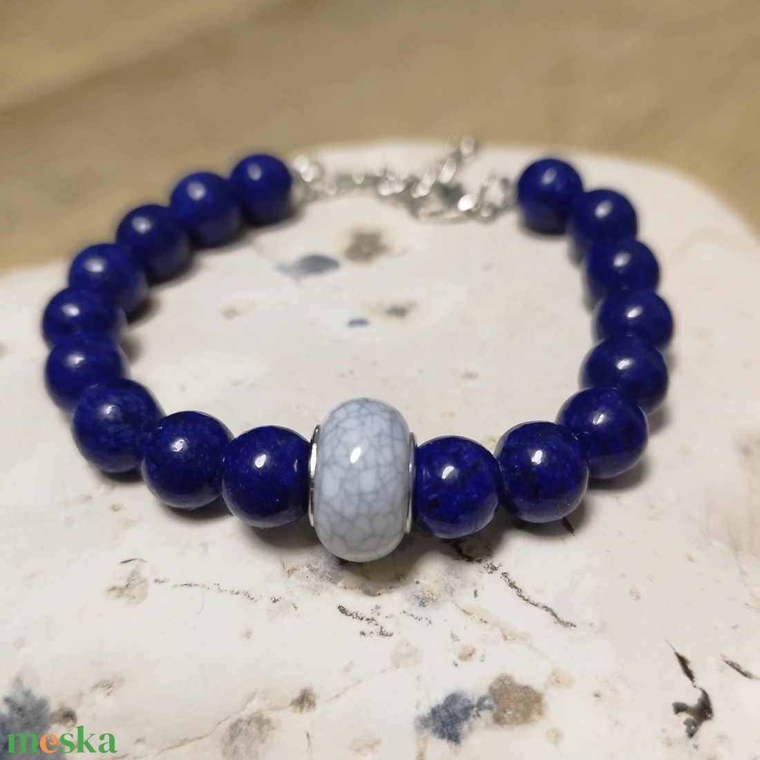 FÉNY KÉK PAJZSA lapis lazuli karkötő díszdobozban - ékszer - karkötő - ásványkarkötő - Meska.hu