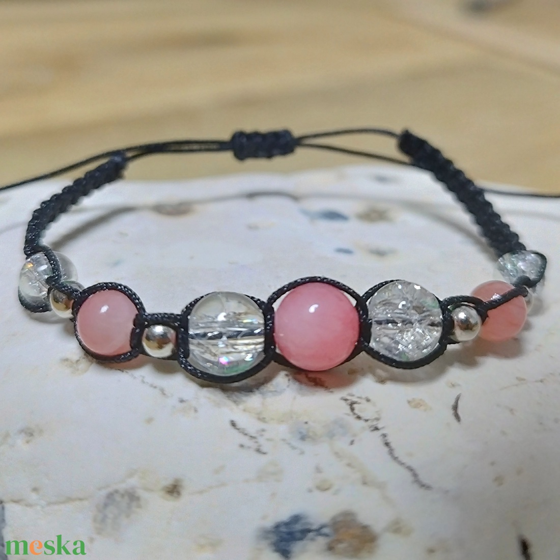 SZÍVCSAKRA rózsaszín jáde és hegyikristály makramé karkötő - ékszer - karkötő - ásványkarkötő - Meska.hu