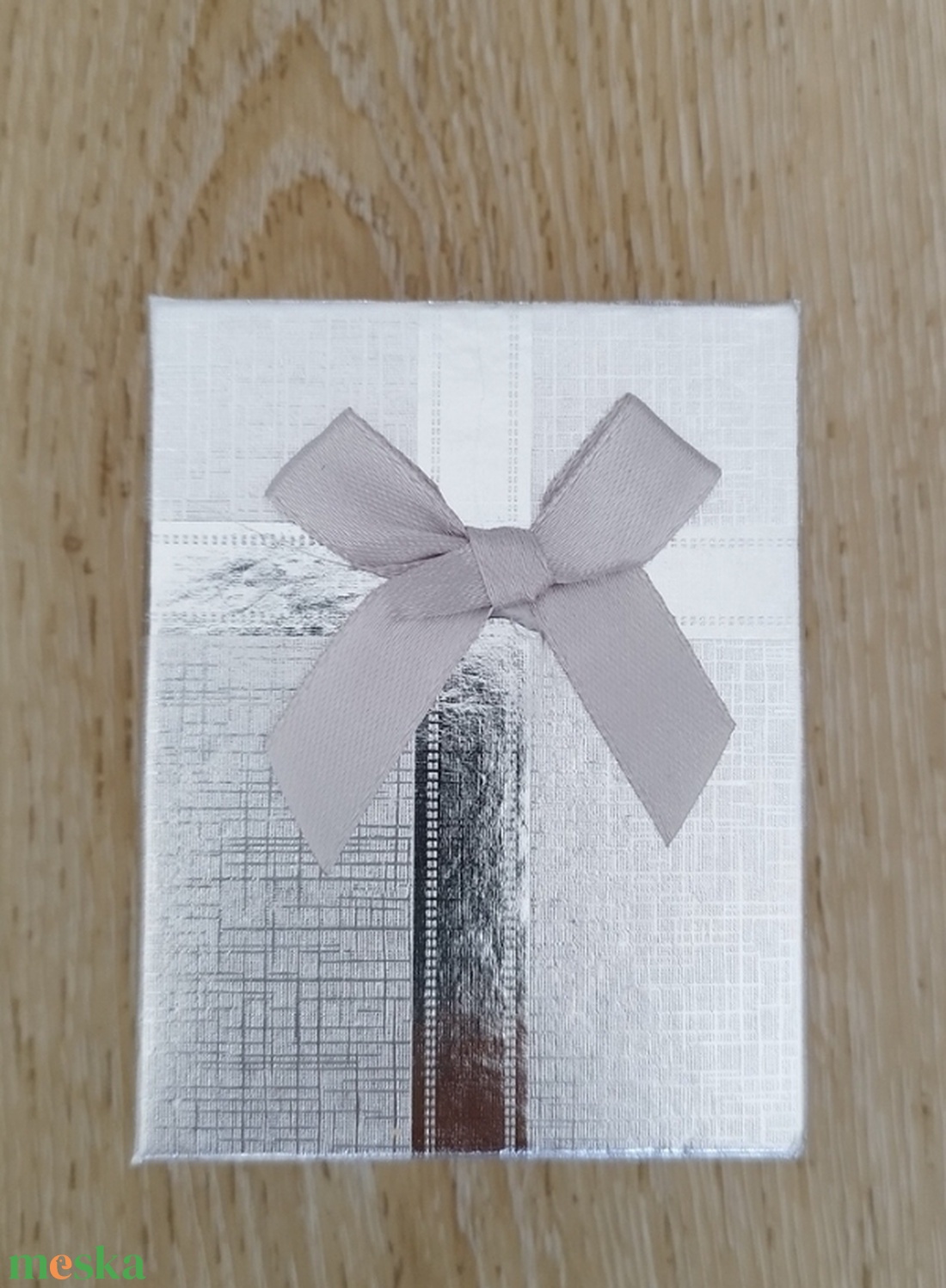 TISZTA ELME barna tigrisszem, fehér achát és hegyikristály karkötő díszdobozban - ékszer - karkötő - ásványkarkötő - Meska.hu