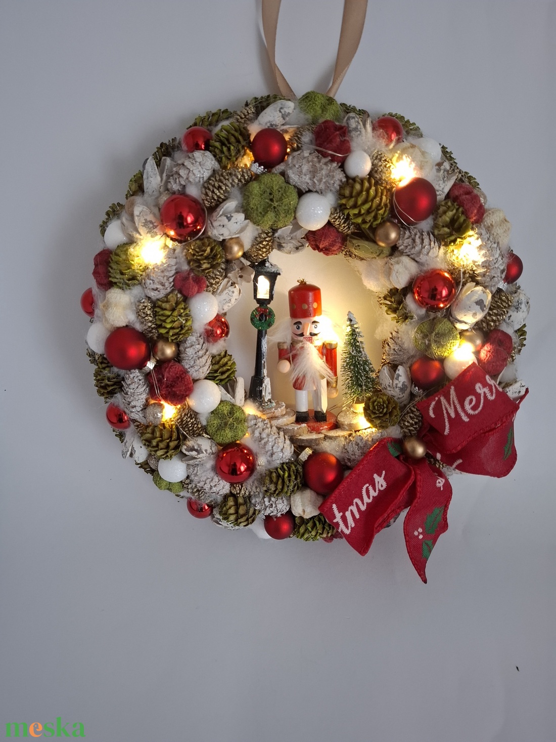 Karácsonyi ajtódísz diótörővel - karácsony - karácsonyi lakásdekoráció - karácsonyi ajtódíszek - Meska.hu Karácsonyi ajtódísz diótörővel - karácsony - karácsonyi lakásdekoráció - karácsonyi ajtódíszek - Meska.hu