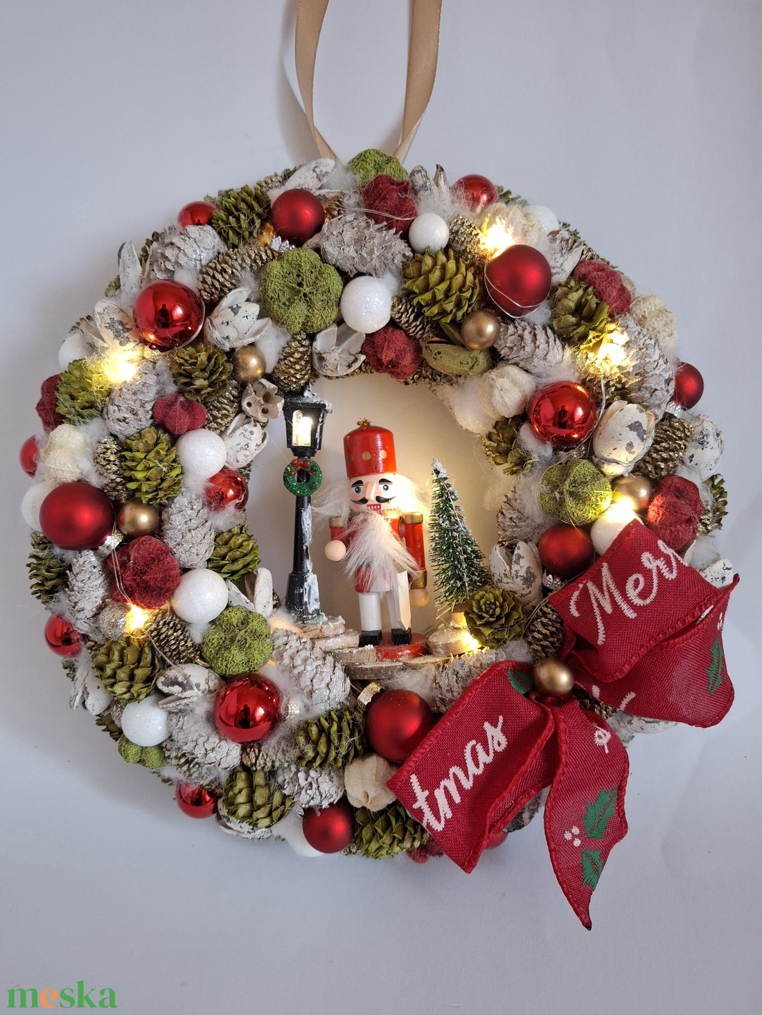 Karácsonyi ajtódísz diótörővel - karácsony - karácsonyi lakásdekoráció - karácsonyi ajtódíszek - Meska.hu Karácsonyi ajtódísz diótörővel - karácsony - karácsonyi lakásdekoráció - karácsonyi ajtódíszek - Meska.hu