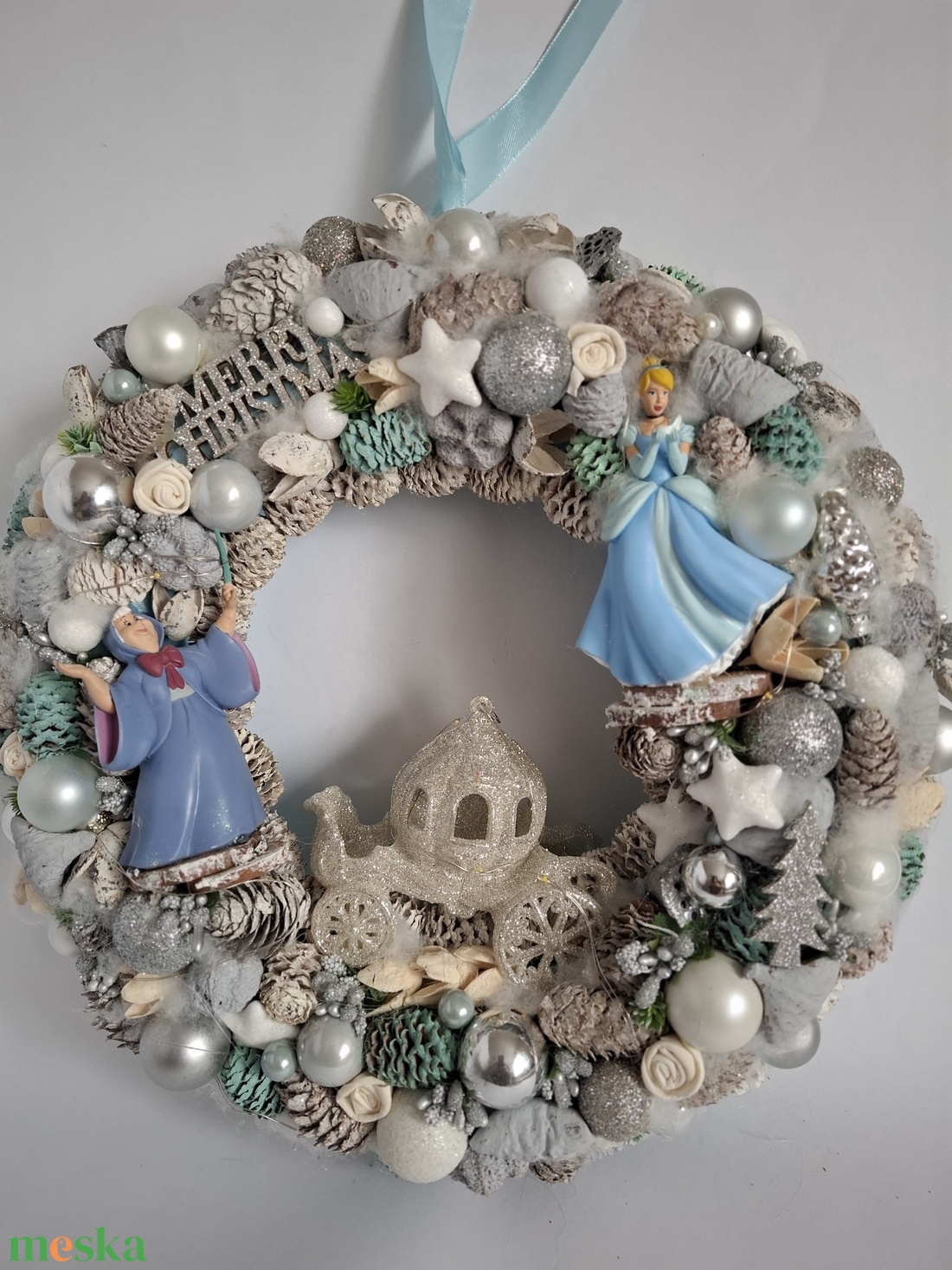 Karácsonyi kopogtató Hamupipőkével - karácsony - karácsonyi lakásdekoráció - karácsonyi ajtódíszek - Meska.hu