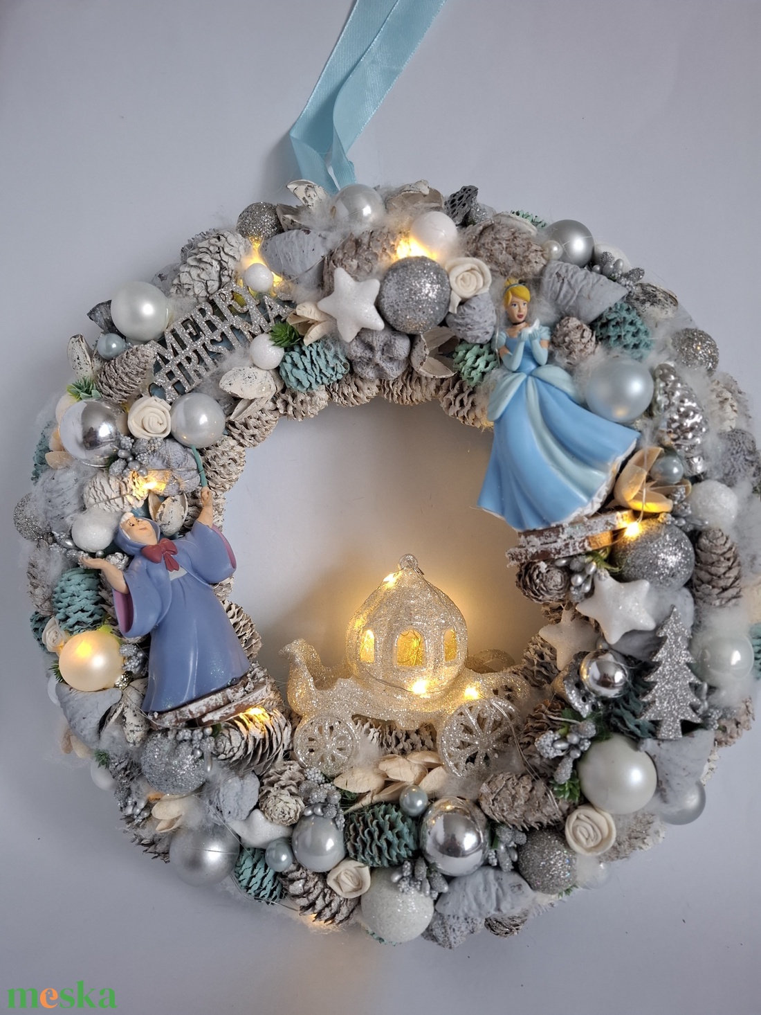 Karácsonyi kopogtató Hamupipőkével - karácsony - karácsonyi lakásdekoráció - karácsonyi ajtódíszek - Meska.hu