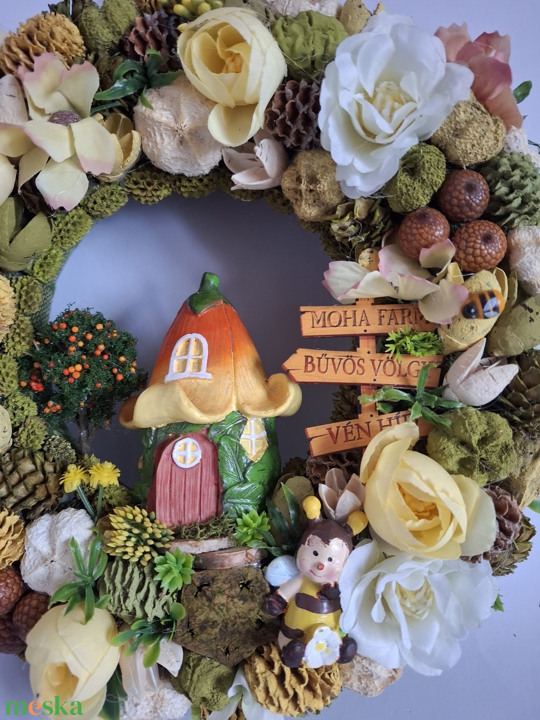 Tavaszi kopogtató méhecskés - otthon & életmód - virágdekoráció - virágdíszek - dekor koszorúk, kopogtatók - Meska.hu