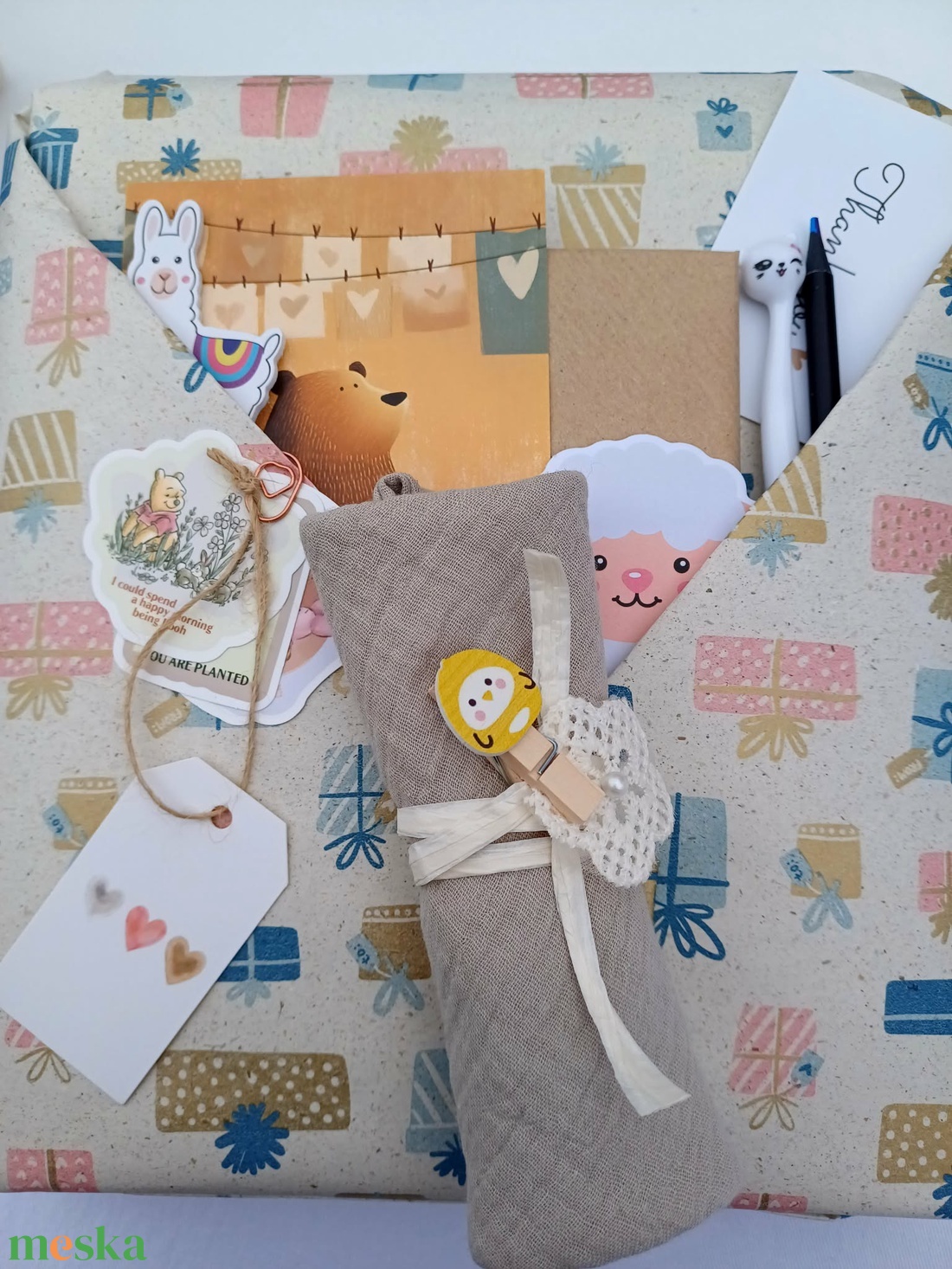 Babaváró/babaköszöntő Micimackós könyvcsomag ajándék díszcsomagolásban - baba - mama - babalátogató ajándékcsomag - Meska.hu