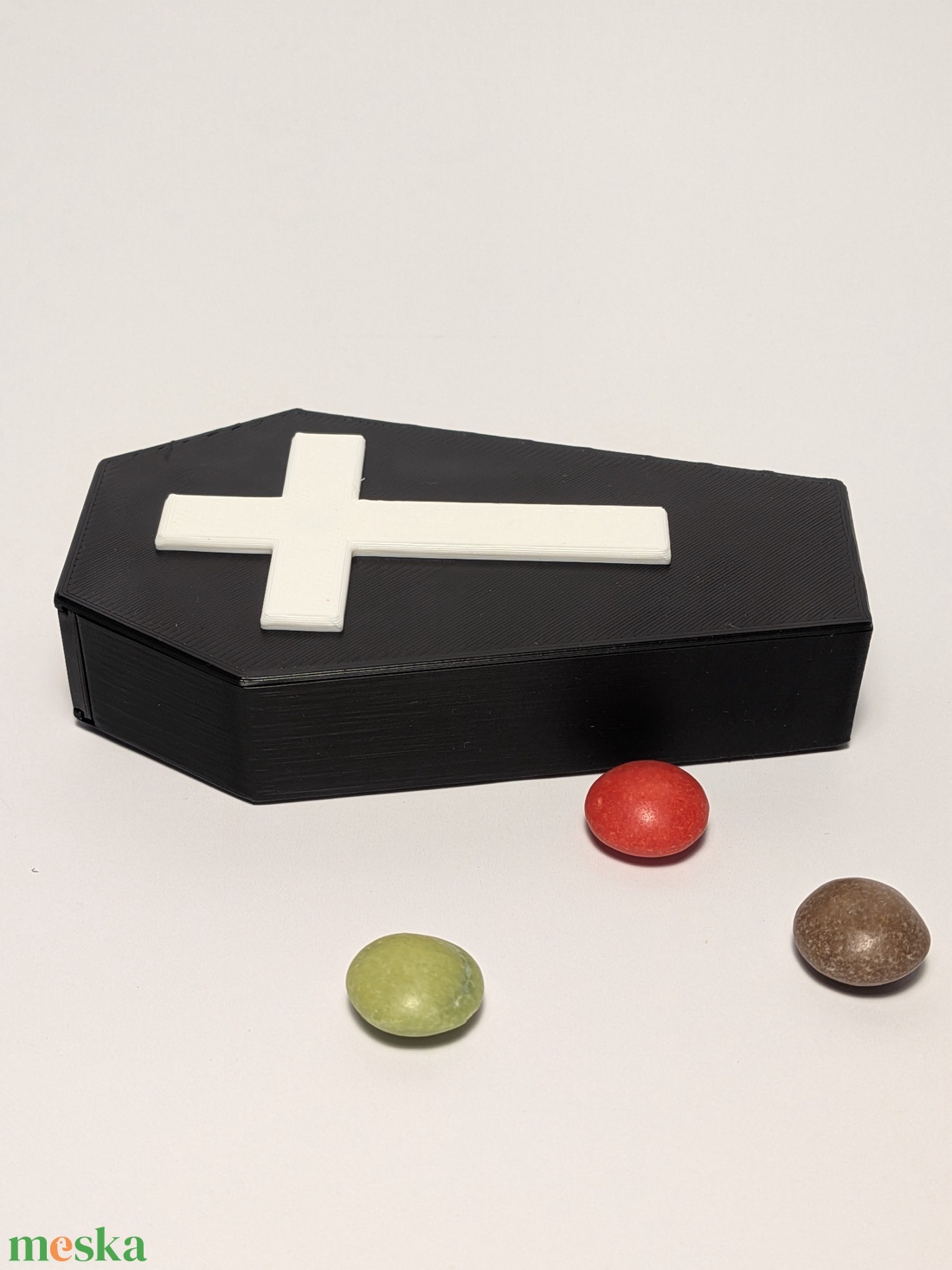 Halloween koporsó cukorkaadagoló - otthon & életmód - dekoráció - halloween - halloweeni dekoráció - Meska.hu Halloween koporsó cukorkaadagoló - otthon & életmód - dekoráció - halloween - halloweeni dekoráció - Meska.hu