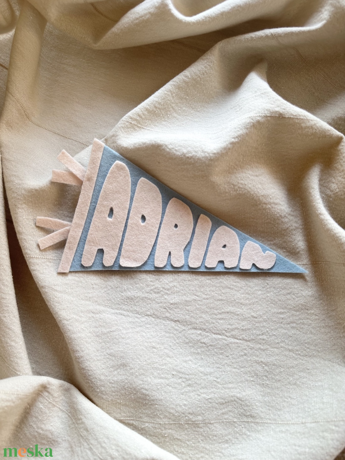 Saját névvel ellátott zászlók, névtábla - baba - mama - babaszoba dekoráció - babanév dekoráció - Meska.hu