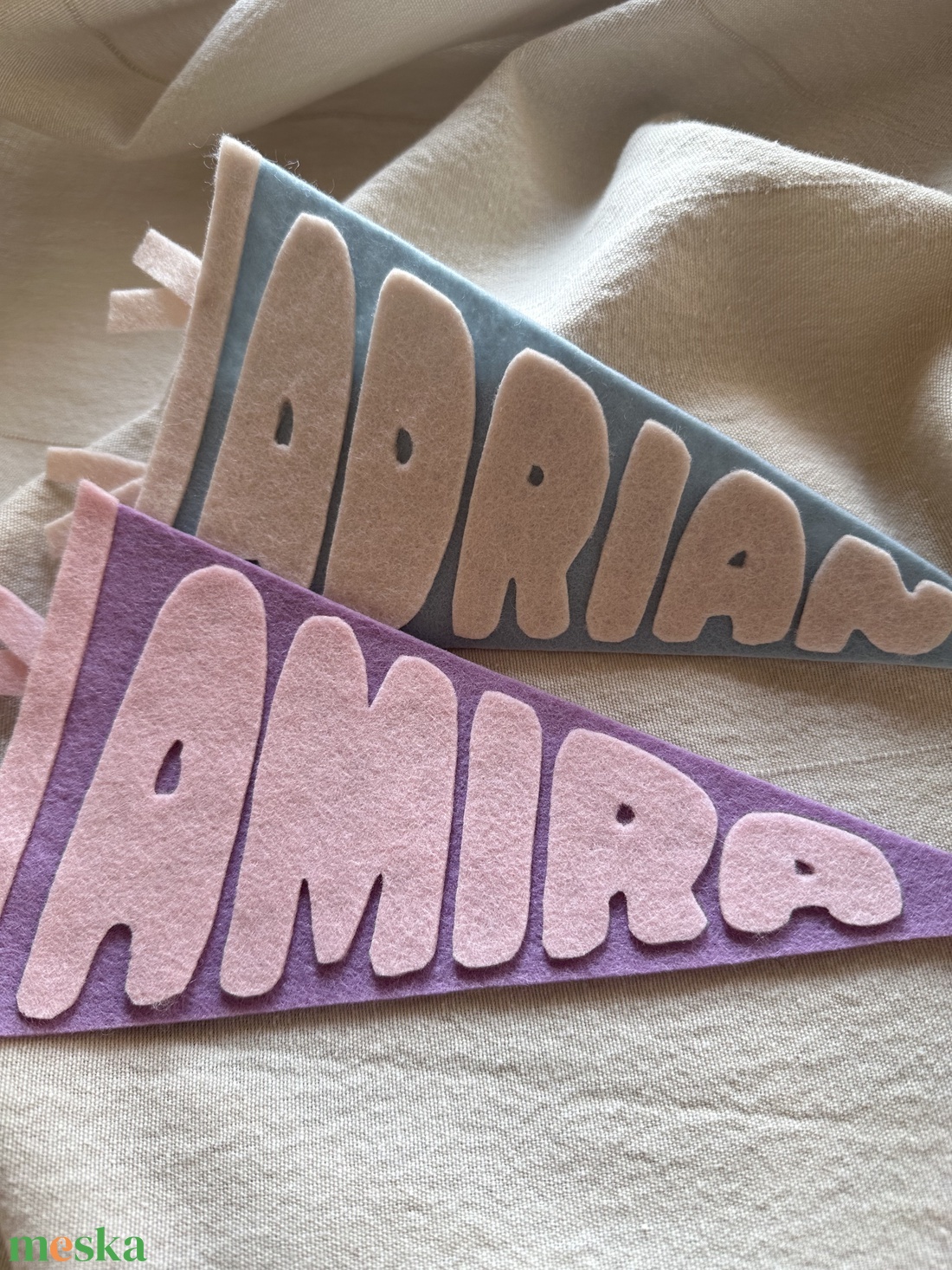 Saját névvel ellátott zászlók, névtábla - baba - mama - babaszoba dekoráció - babanév dekoráció - Meska.hu