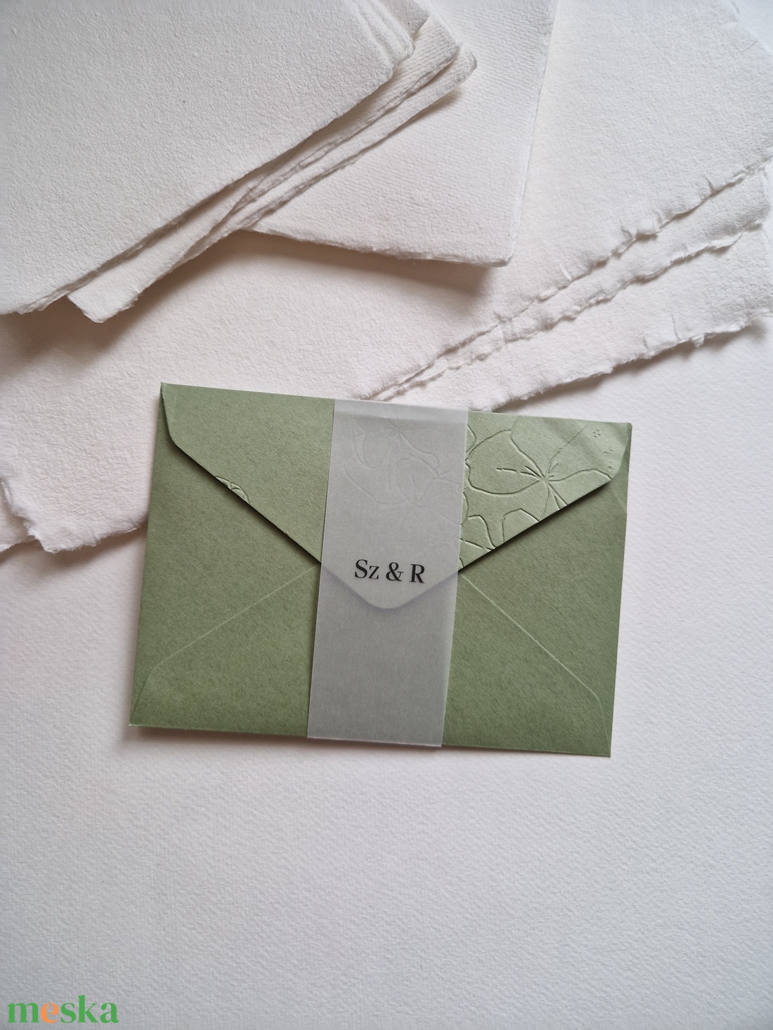 Dombornyomott, merített papírra készült esküvői meghívó, pauszpapírral  - esküvő - meghívó & kártya - meghívó - Meska.hu