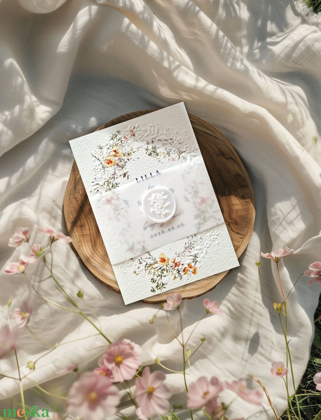 Virágos, wildflower esküvői meghívó dombornyomással, viaszpecséttel - esküvő - meghívó & kártya - meghívó - Meska.hu