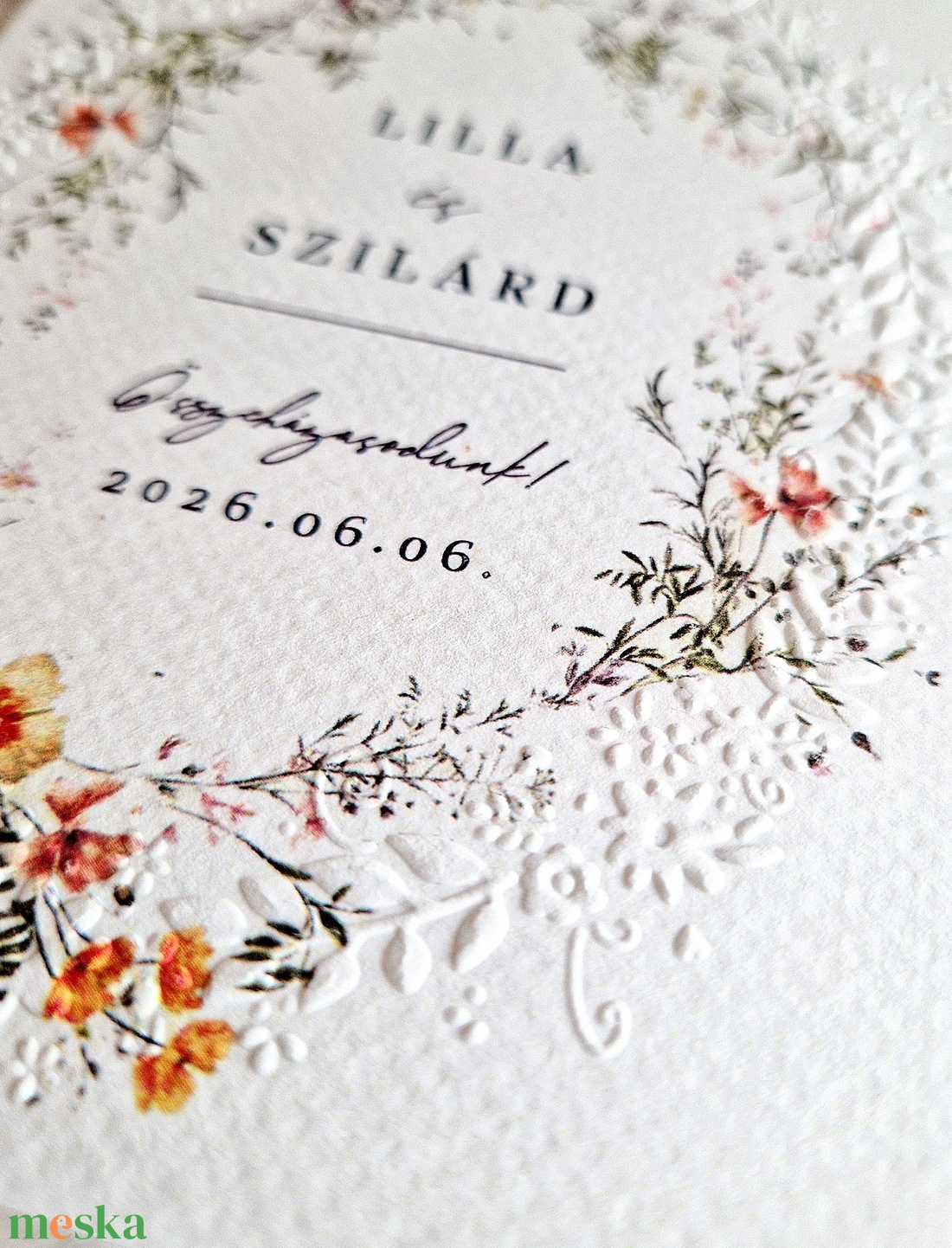 Virágos, wildflower esküvői meghívó dombornyomással, viaszpecséttel - esküvő - meghívó & kártya - meghívó - Meska.hu