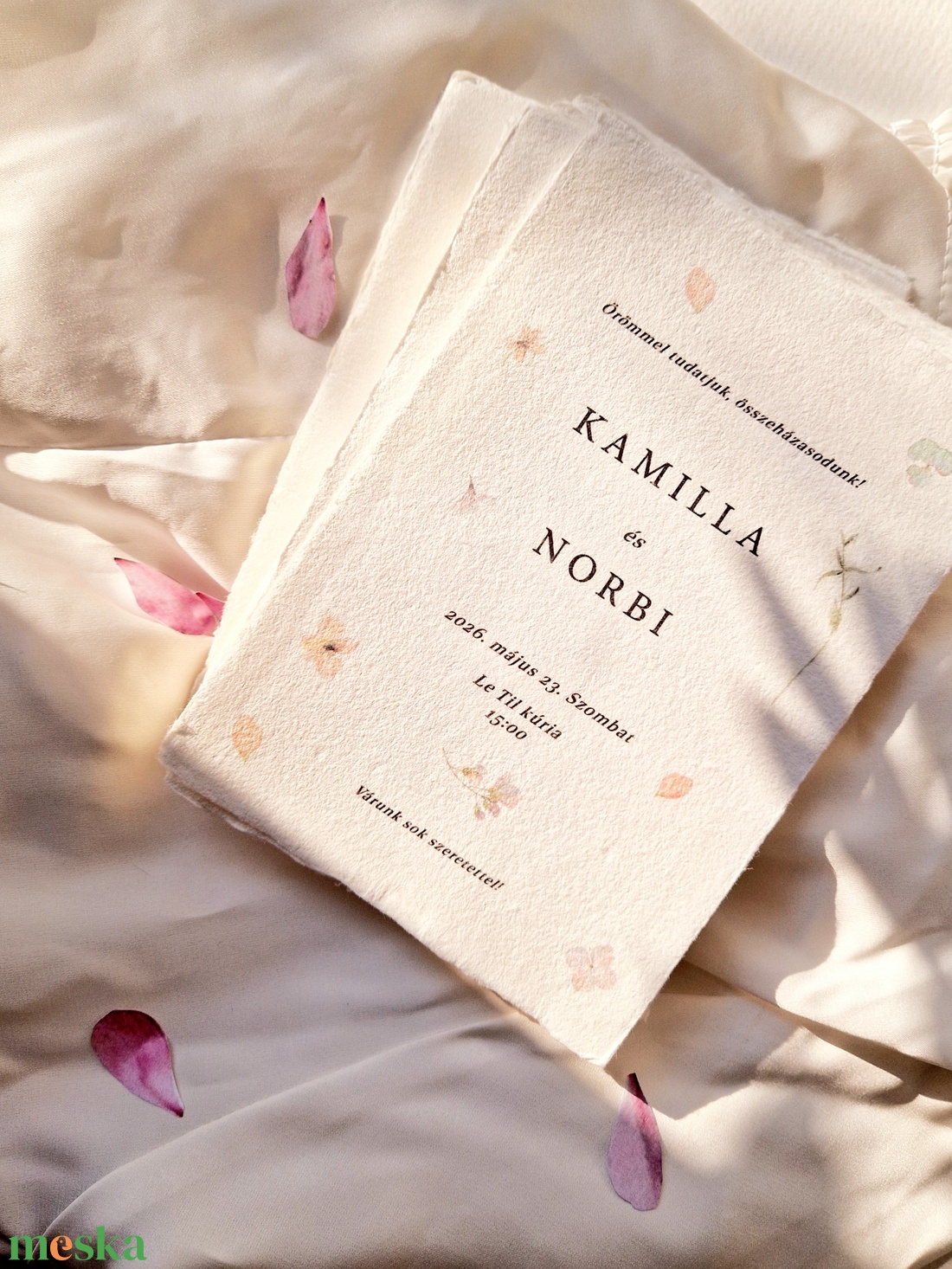 Merített papírra készült, akvarell virágos esküvői meghívó pausz papírban és viaszpecséttel - esküvő - meghívó & kártya - menü - Meska.hu