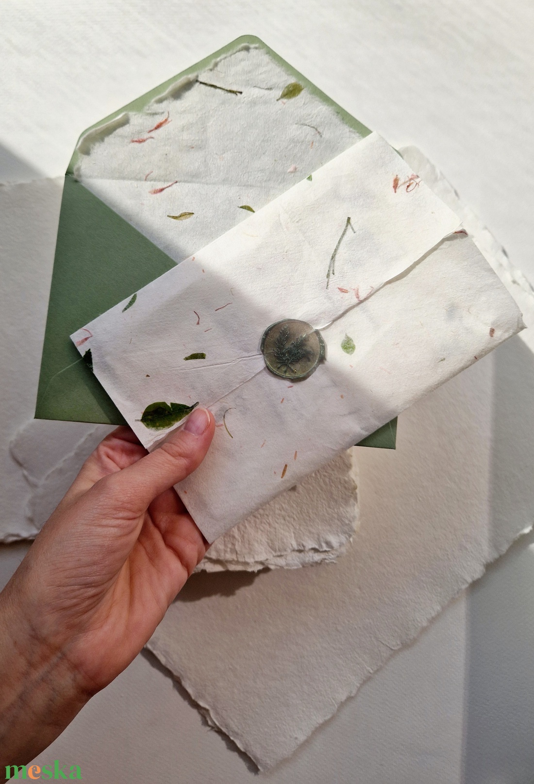 ESKÜVŐI MEGHÍVÓ, GREENERY, merített papíron - esküvő - meghívó & kártya - meghívó - Meska.hu