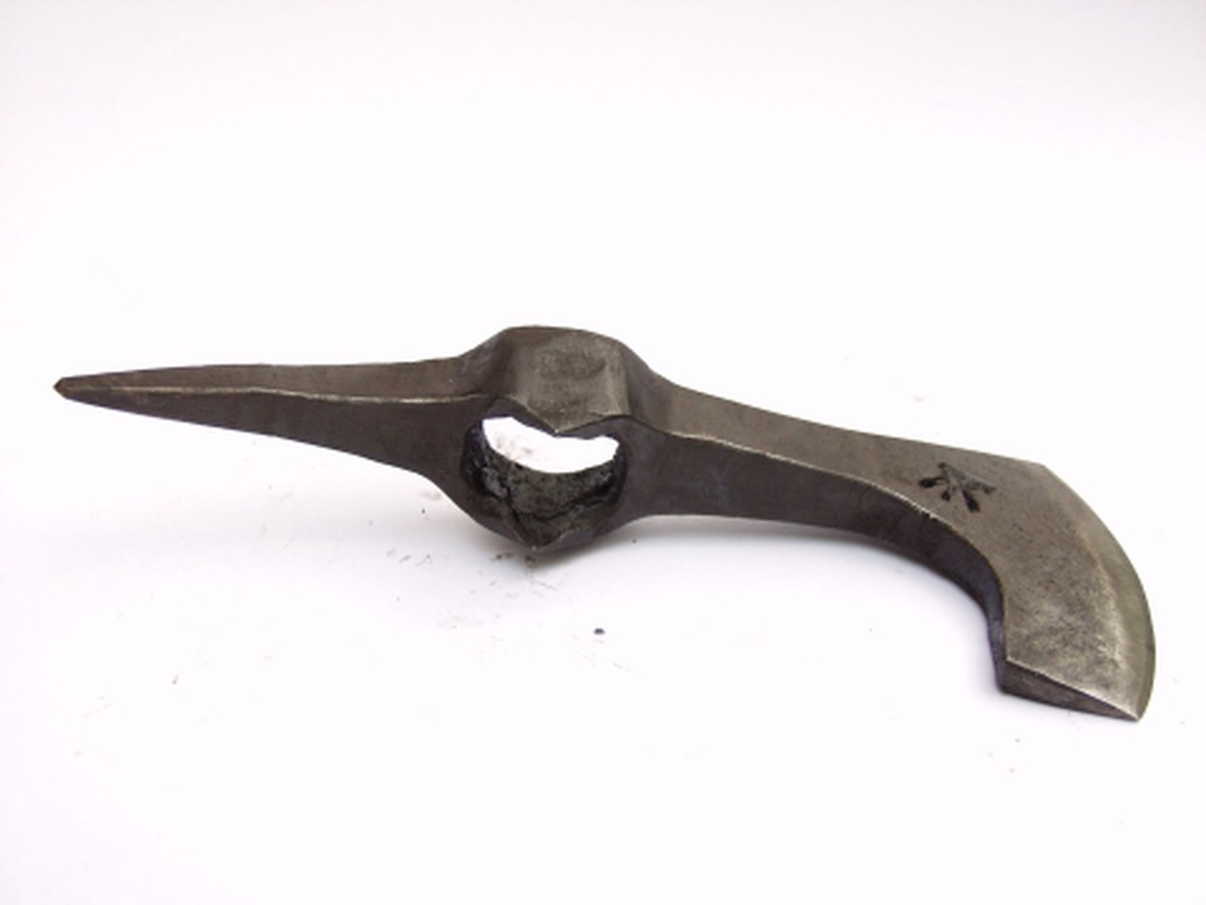 [F_05/a] Kovácsolt acél hegyes, szakállas fokos (fejsze, balta) -  - Meska.hu