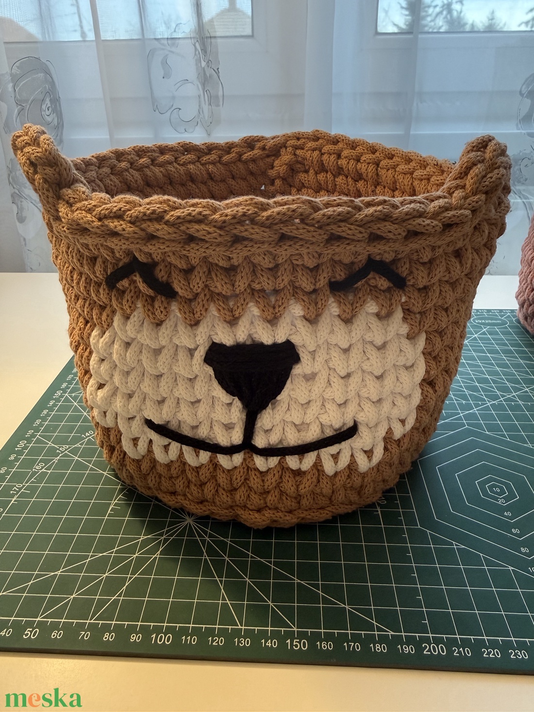 Horgolt maci tároló - otthon & életmód - tárolás & rendszerezés - tárolókosár - Meska.hu