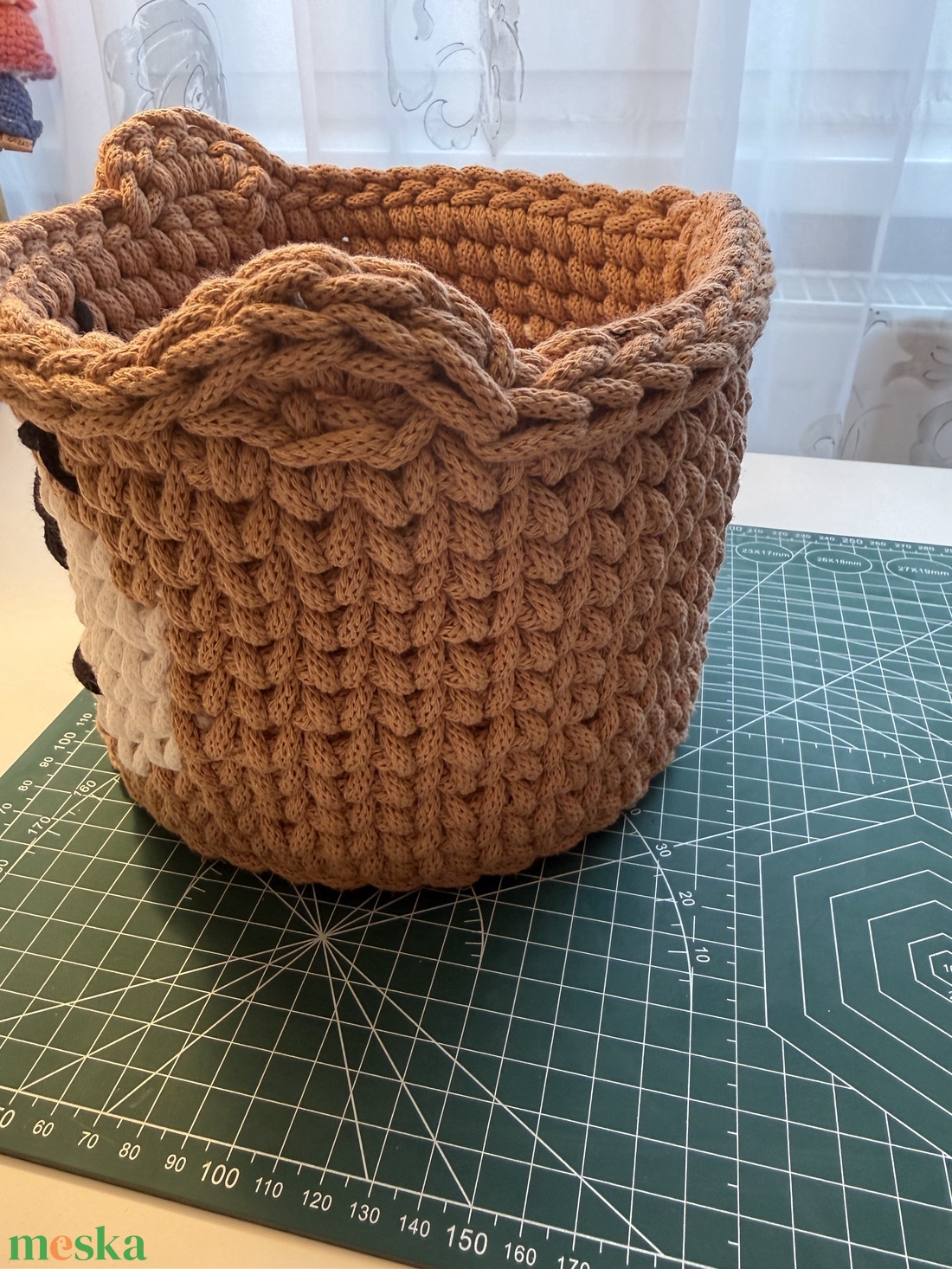 Horgolt maci tároló - otthon & életmód - tárolás & rendszerezés - tárolókosár - Meska.hu