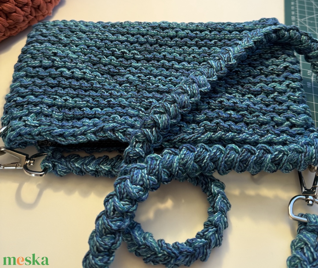 Kis táska - táska & tok - kézitáska & válltáska - vállon átvethető táska - Meska.hu