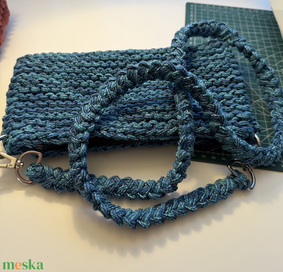 Kis táska - táska & tok - kézitáska & válltáska - vállon átvethető táska - Meska.hu