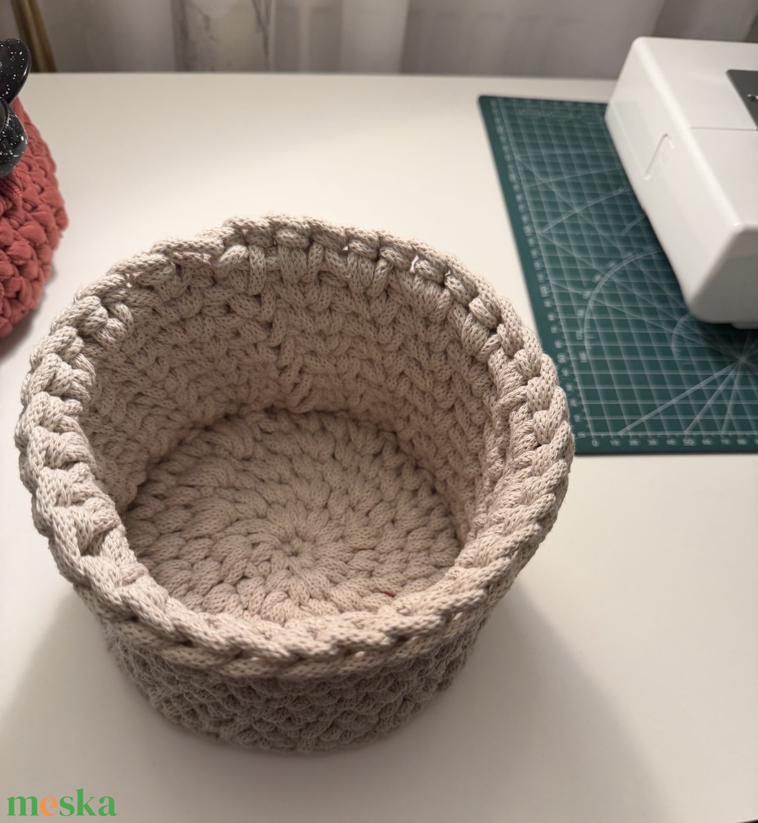 Horgolt asztali tároló - otthon & életmód - tárolás & rendszerezés - íróasztali tároló - Meska.hu