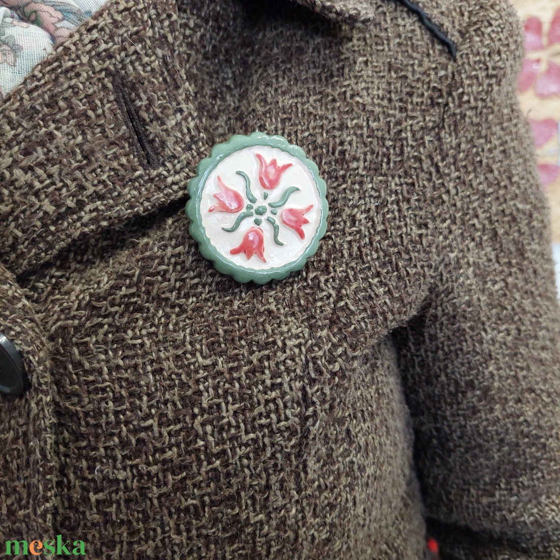 Kerámia kokárda - ékszer - kitűző és bross - Meska.hu