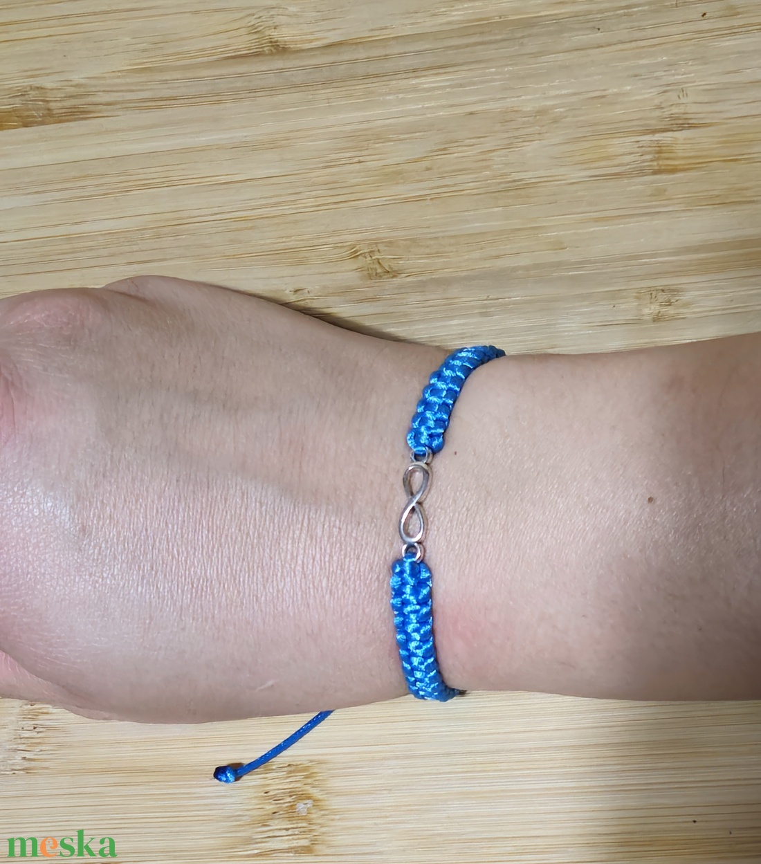 Makramé karkötő végtelen jellel - ékszer - karkötő - karkötő medállal - Meska.hu