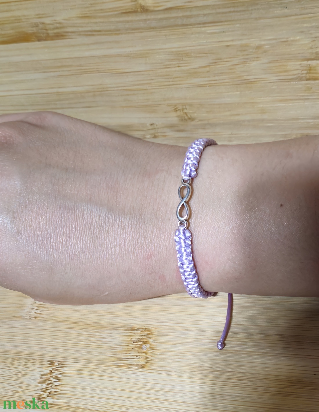 Makramé karkötő végtelen jellel - ékszer - karkötő - karkötő medállal - Meska.hu