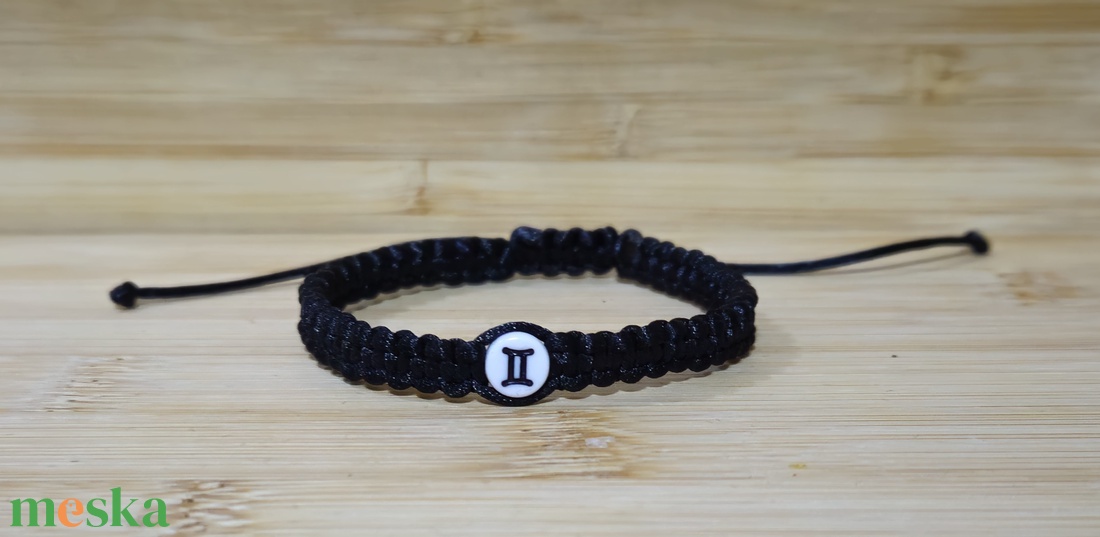 Ikrek  Horoszkópos Makramé Karkötő - ékszer - karkötő - fonott karkötő - Meska.hu