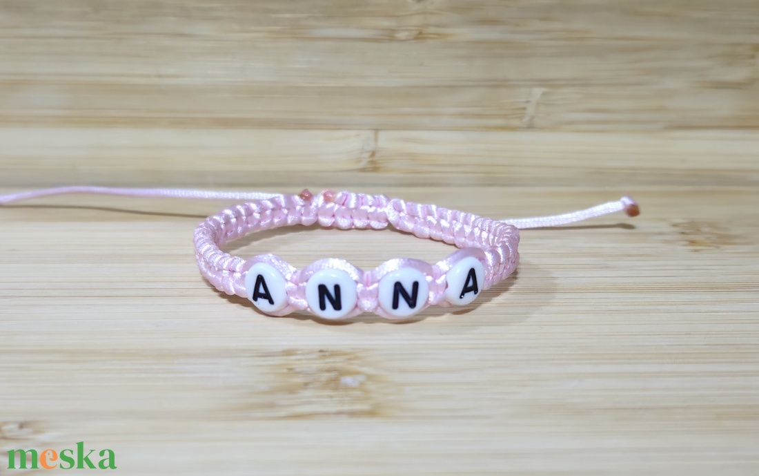 Egyedi névre szóló makramé karkötő  személyre szabott ajándék - ékszer - karkötő - névre szóló karkötő - Meska.hu