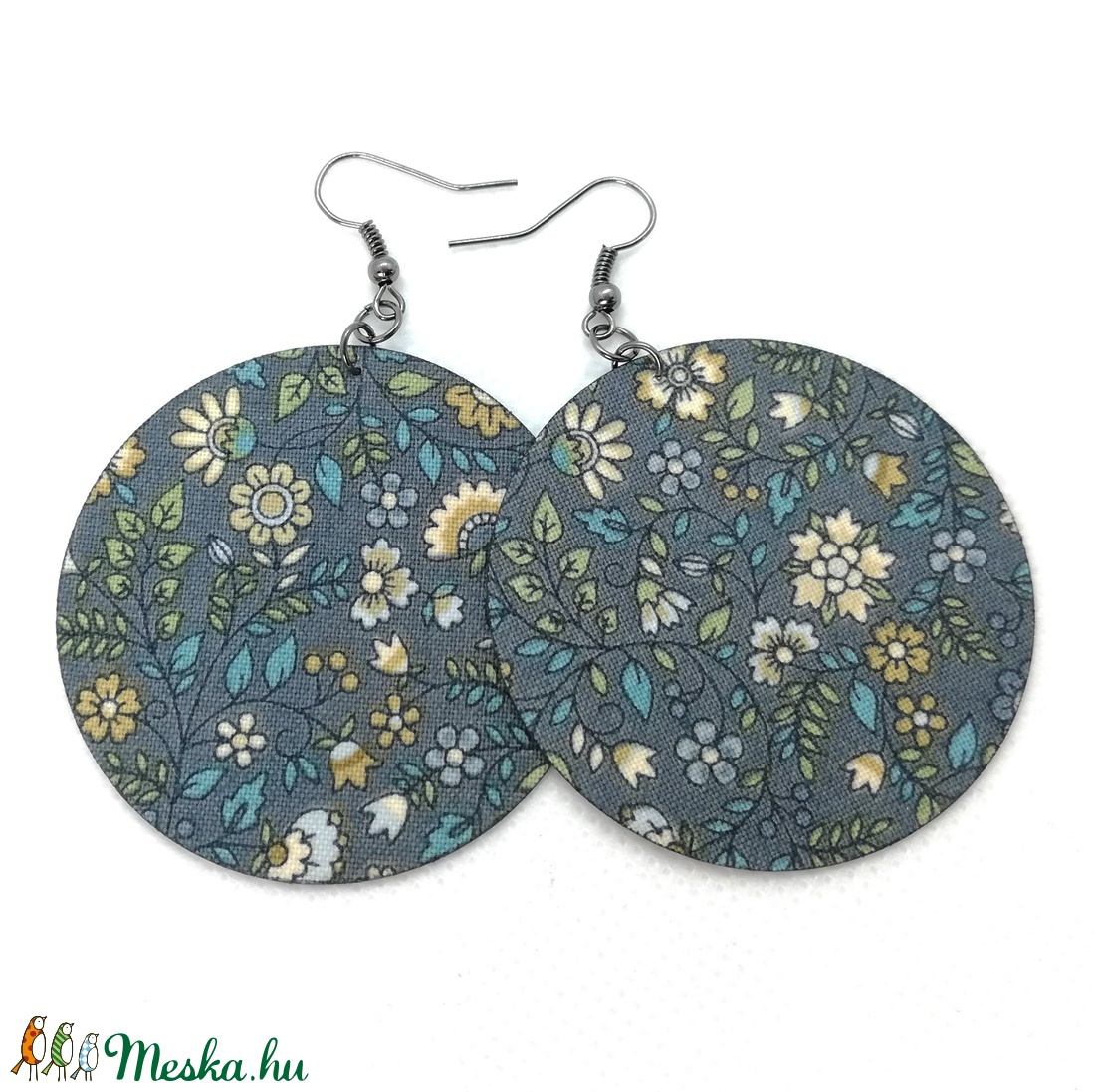 Kékesszürke alapon pasztell virágos Maxi textil ékszer - többféle variációban - ékszer - fülbevaló - lógós kerek fülbevaló - Meska.hu Kékesszürke alapon pasztell virágos Maxi textil ékszer - többféle variációban - ékszer - fülbevaló - lógós kerek fülbevaló - Meska.hu