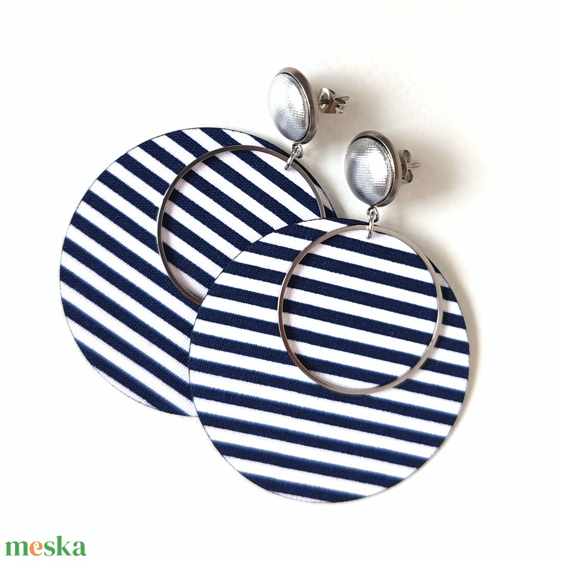 Sötétkék-fehér tengerész csíkos nagyméretű textilfülbevaló ezüsttel - ékszer - fülbevaló - lógó fülbevaló - Meska.hu