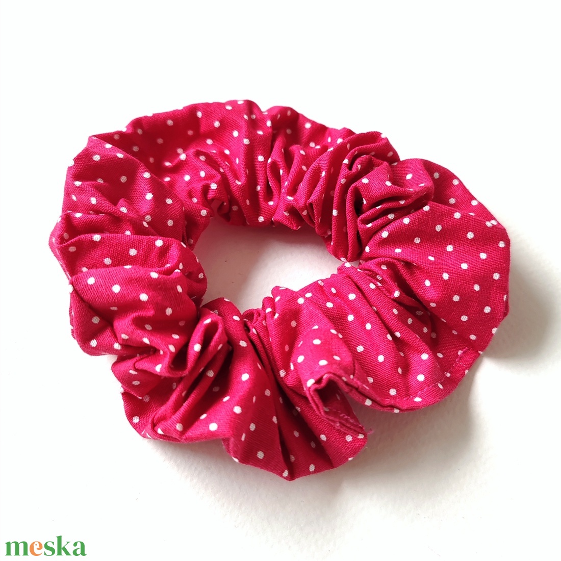 Pink, fehér tűpetteye scrunchie, hajgumi - ruha & divat - hajdísz & hajcsat - hajgumi - Meska.hu