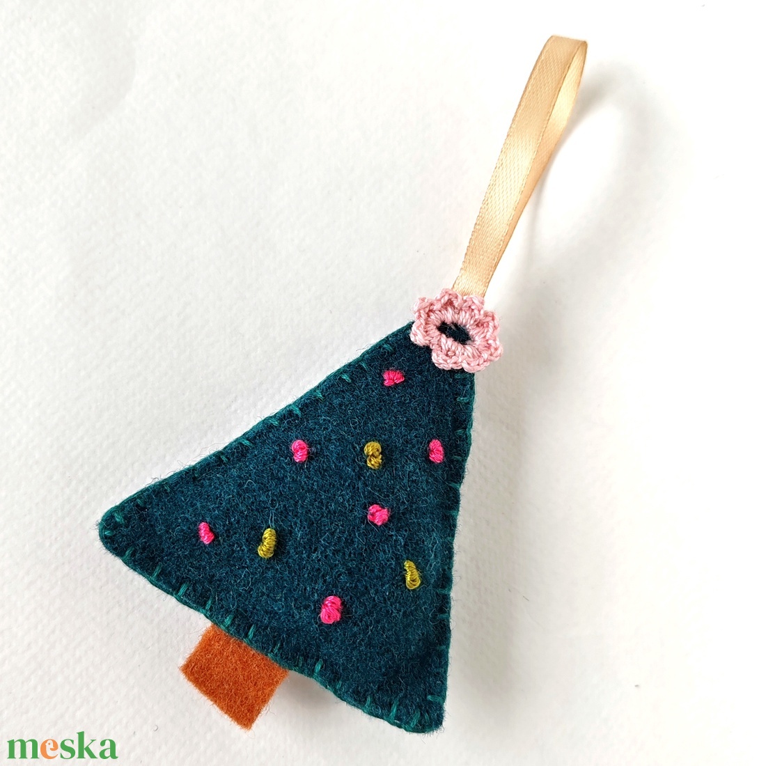 Gyapjúfilc karácsonyfadísz, ajándékkísérő, 2 db sötét és világos zöld - karácsony - karácsonyi lakásdekoráció - karácsonyfadíszek - Meska.hu