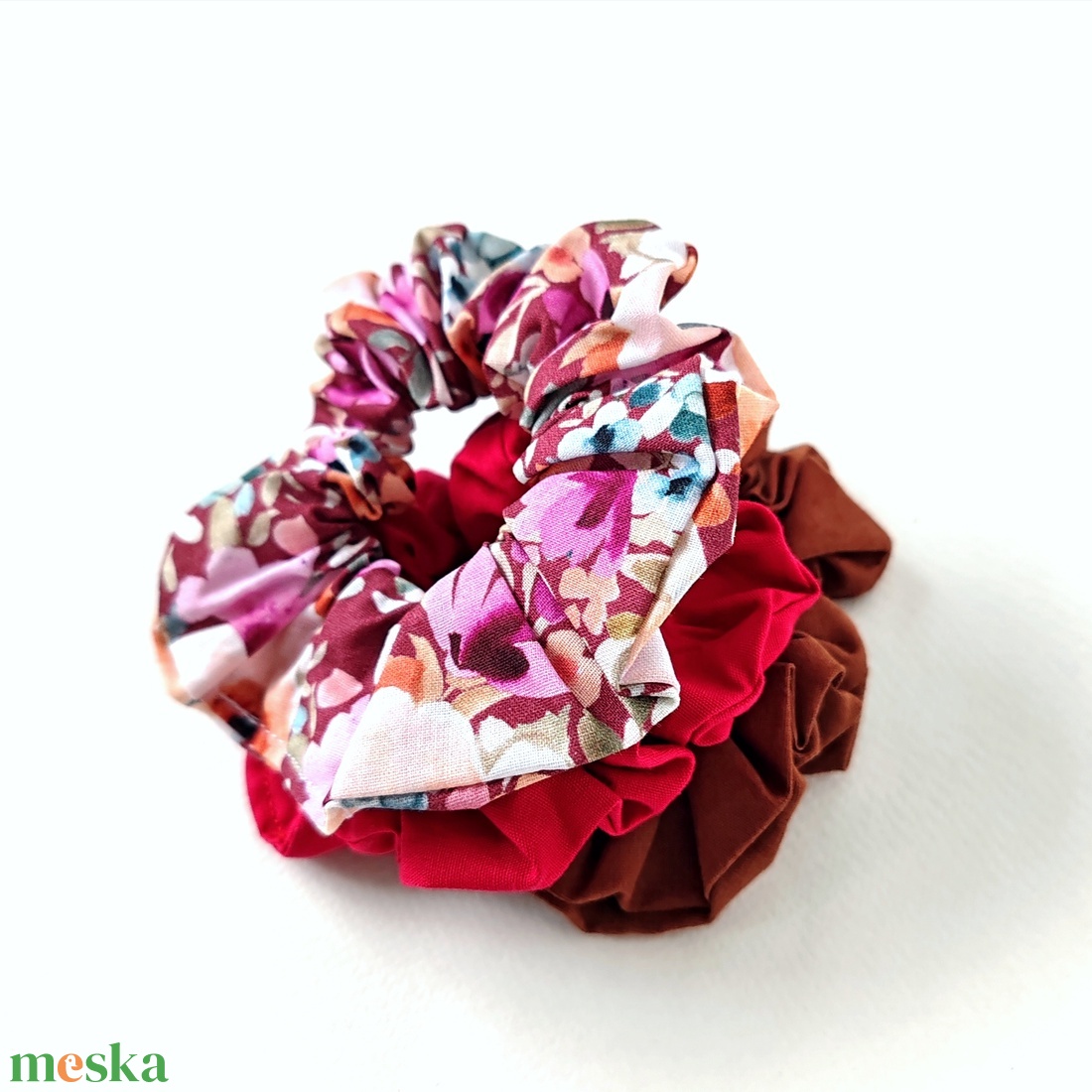 3 db scrunchie, hajgumi - barna alapon virágmintás, barna és pink scrunchie, hajgumi - ruha & divat - hajdísz & hajcsat - hajgumi - Meska.hu