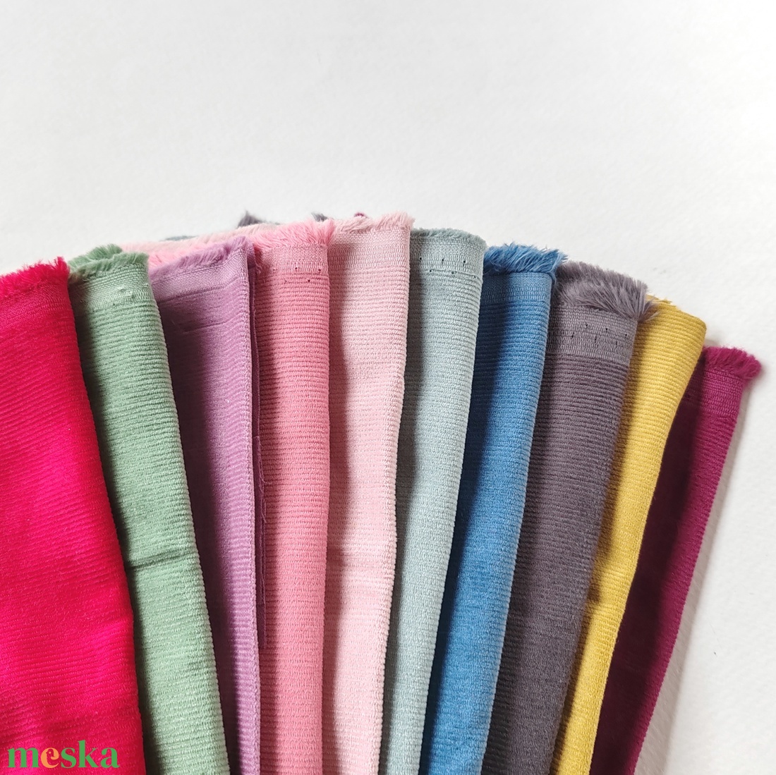 Kordbársony textilfülbevaló választható színben 2. paletta - ékszer - fülbevaló - pötty fülbevaló - Meska.hu