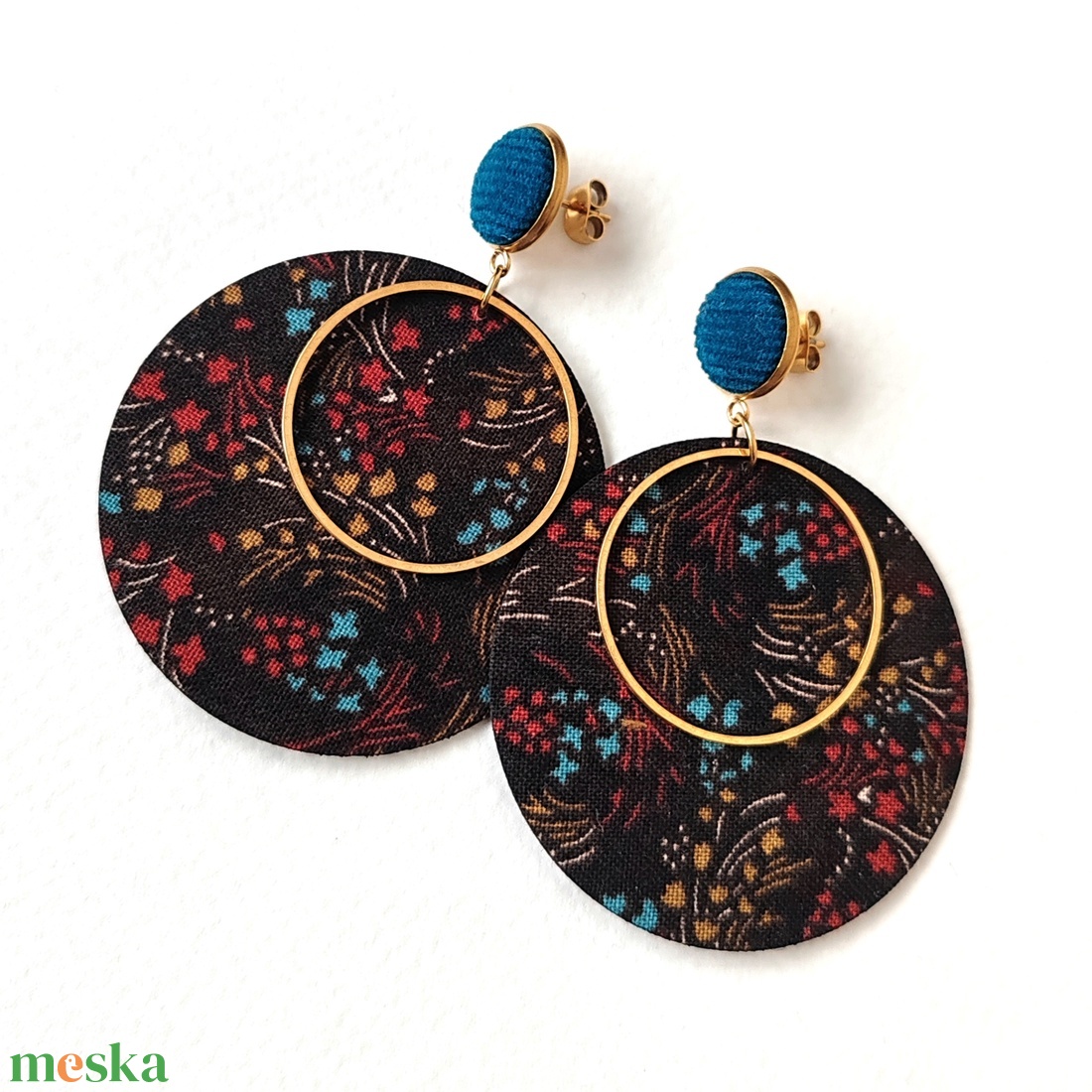 Őszies, mintás barna-türkiz nagyméretű textilfülbevaló aranyozott nemesacél alkatrészekkel - ékszer - fülbevaló - lógó fülbevaló - Meska.hu