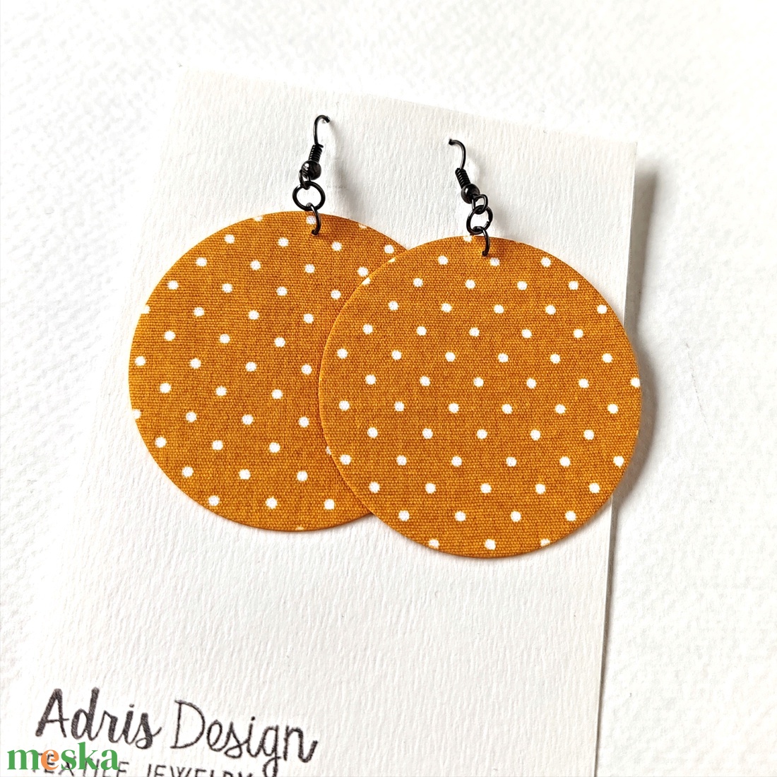 Sárga alapon pöttyös textilfülbevaló - ékszer - fülbevaló - lógó fülbevaló - Meska.hu