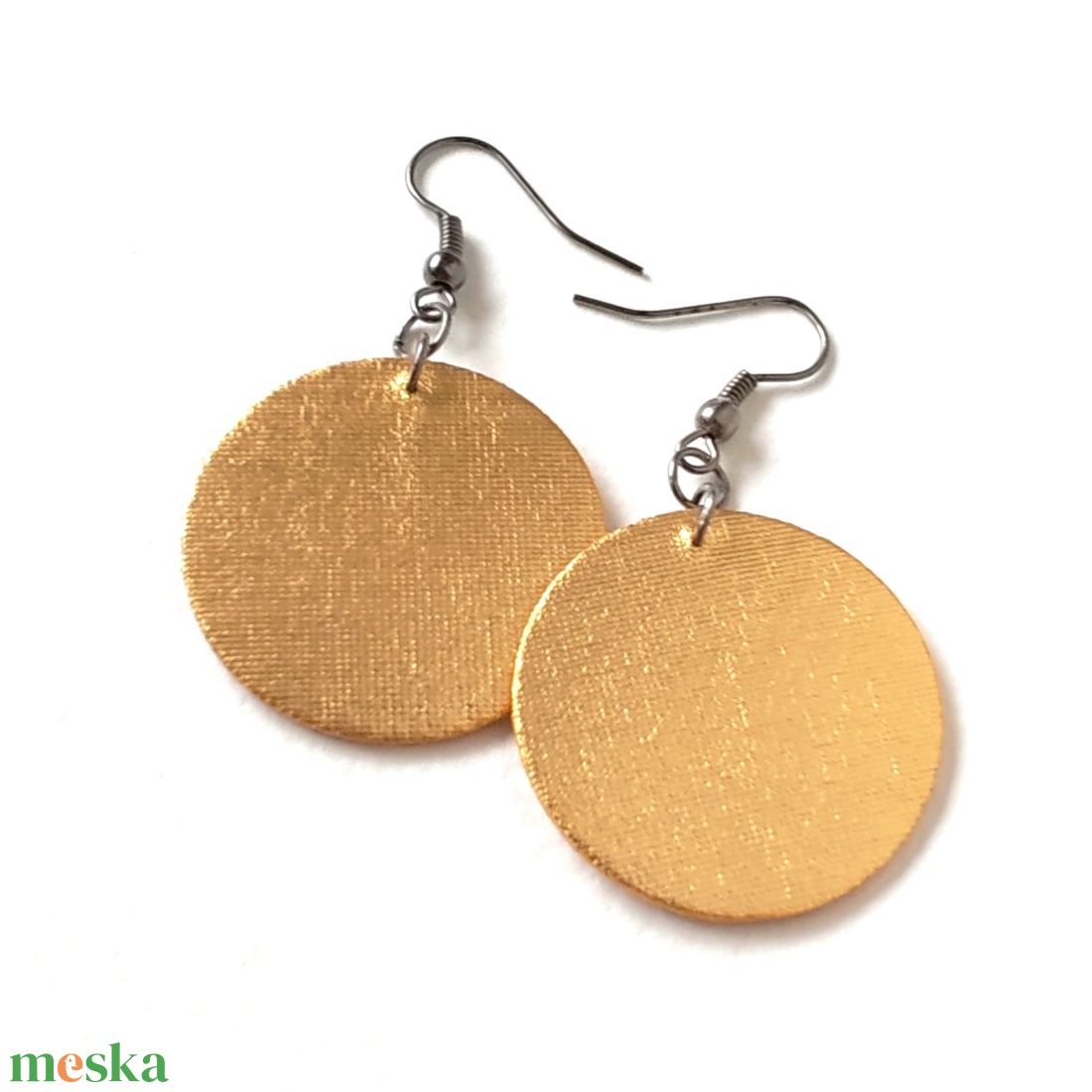 Világos arany színű metál hatású textilfülbevaló - ékszer - fülbevaló - lógó fülbevaló - Meska.hu