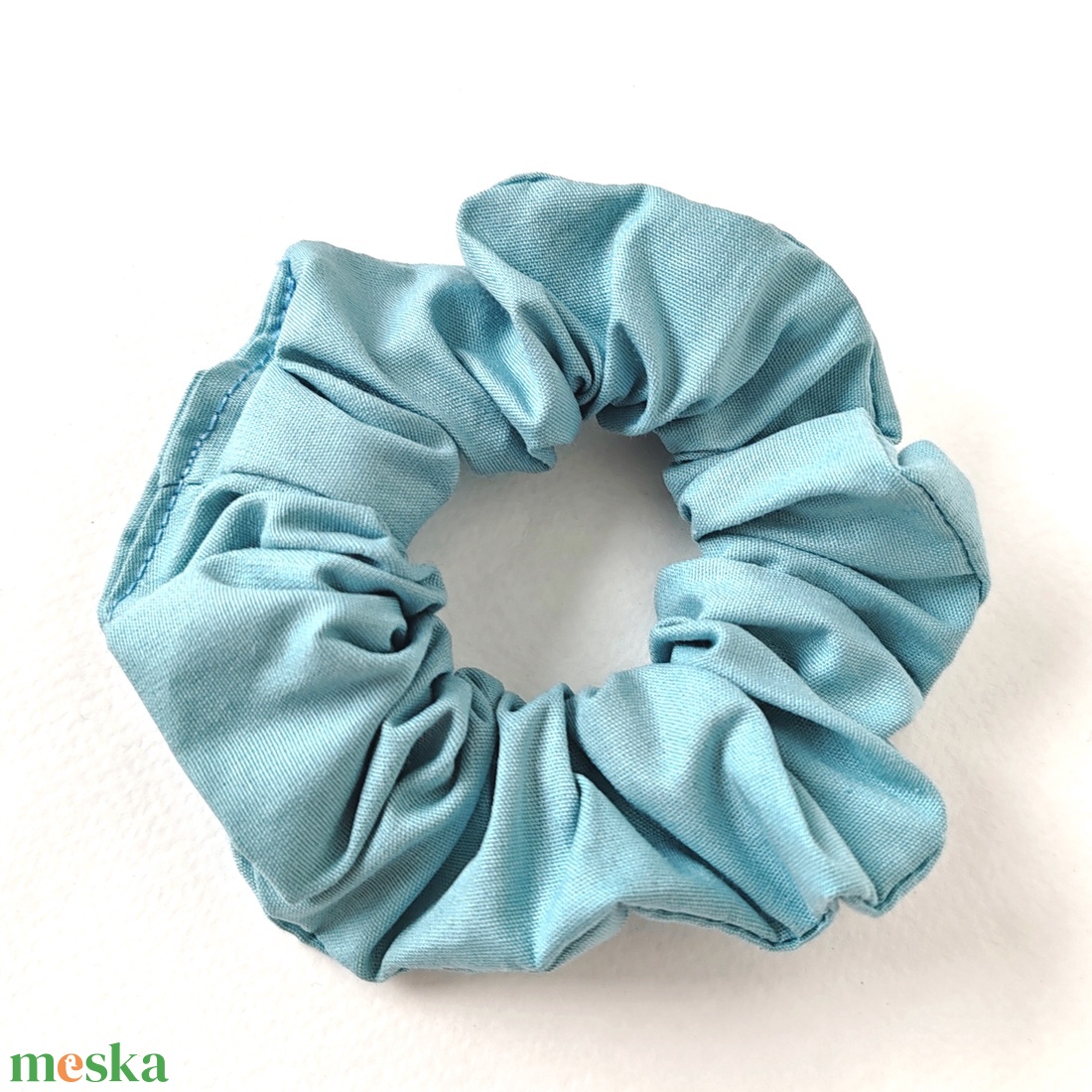 Egyszínű világoskék scrunchie, hajgumi - ruha & divat - hajdísz & hajcsat - hajgumi - Meska.hu