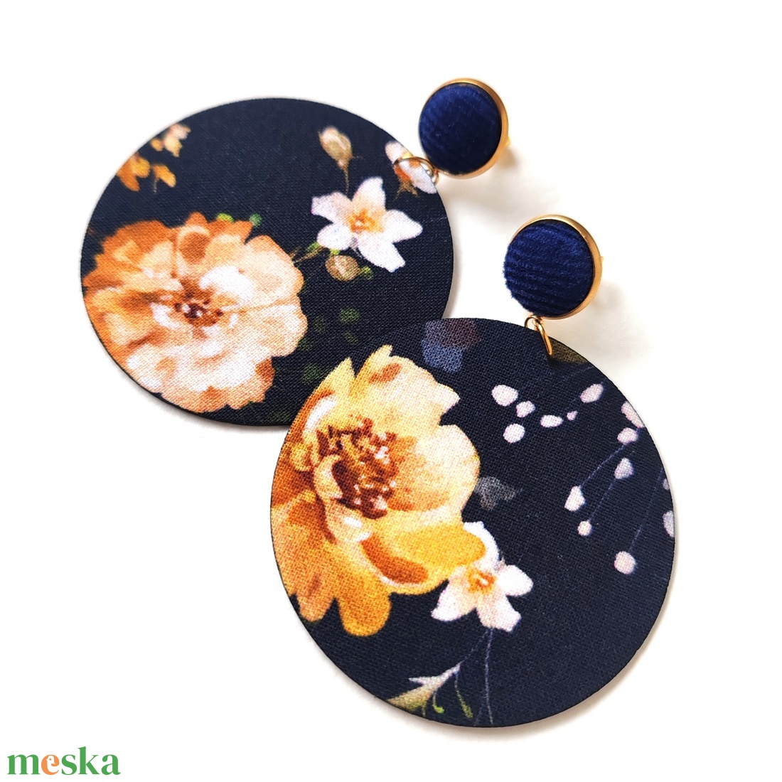 Sötétkék nagy virágos nagyméretű textilfülbevaló aranyozott nemesacél alkatrészekkel - ékszer - fülbevaló - lógó fülbevaló - Meska.hu