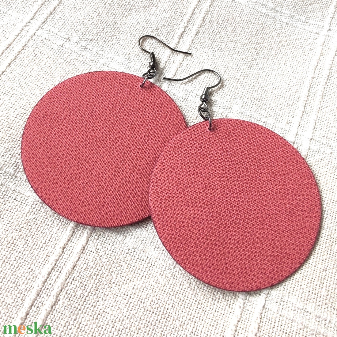 Pasztell rózsaszín apró pöttyös textilfülbevaló - ékszer - fülbevaló - lógó fülbevaló - Meska.hu