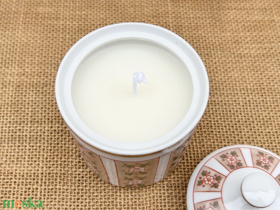 Szójaviasz gyertya 1 kanóccal, Hollóháza porcelán cukortartóba öntve - otthon & életmód - gyertya, illat, aroma - gyertya - Meska.hu