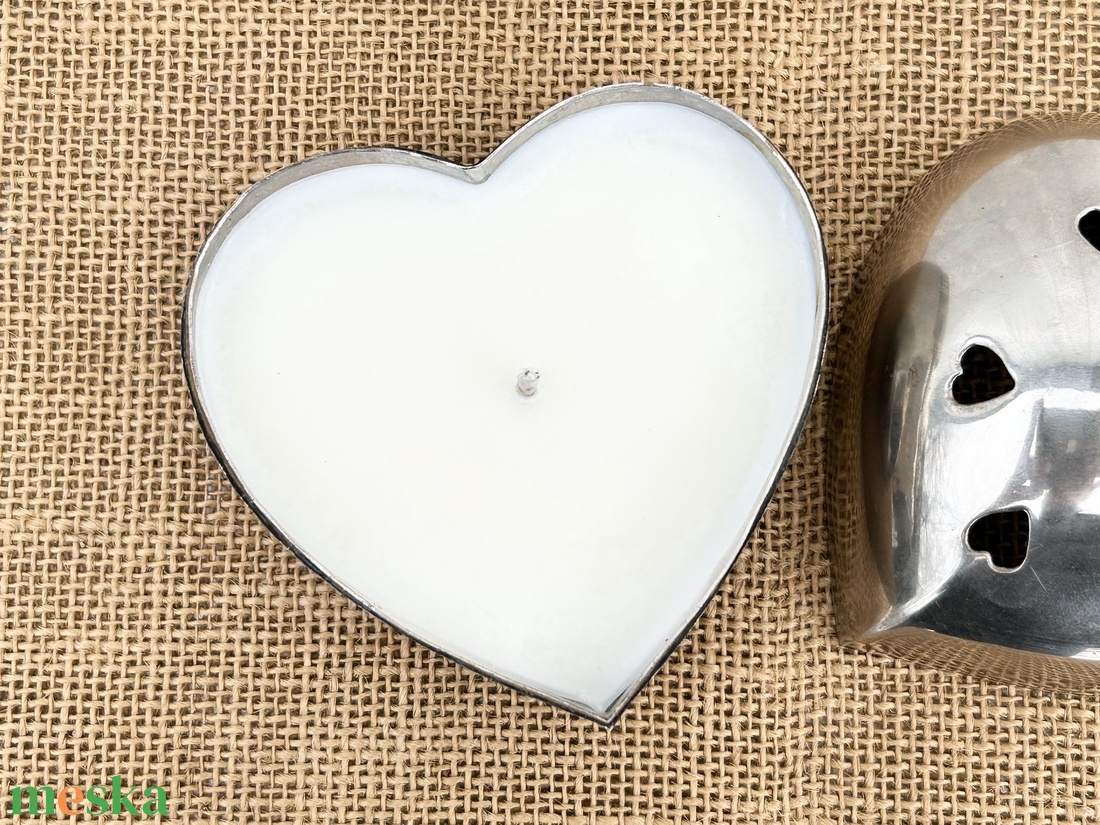 Szójaviasz gyertya fém szív edénybe öntve - otthon & életmód - gyertya, illat, aroma - gyertya - Meska.hu