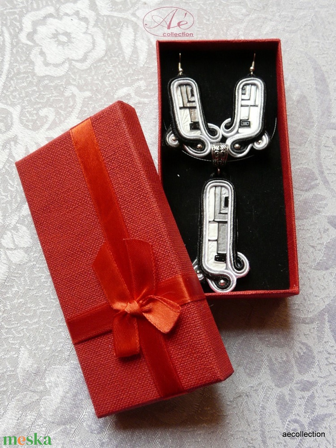 Exkluzív ezüstszürke retró sujtás ékszergarnitúra. - ékszer - fülbevaló - lógó fülbevaló - Meska.hu