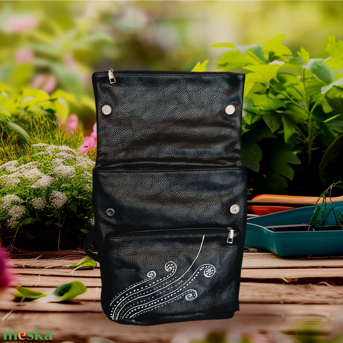 Műbőr kézi, váll és hátitáska, kézzel festett mintával! - táska & tok - hátizsák - hátizsák - Meska.hu