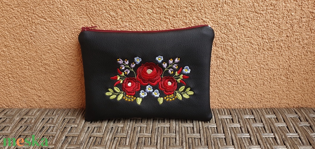 Hímzett neszi -  - Meska.hu