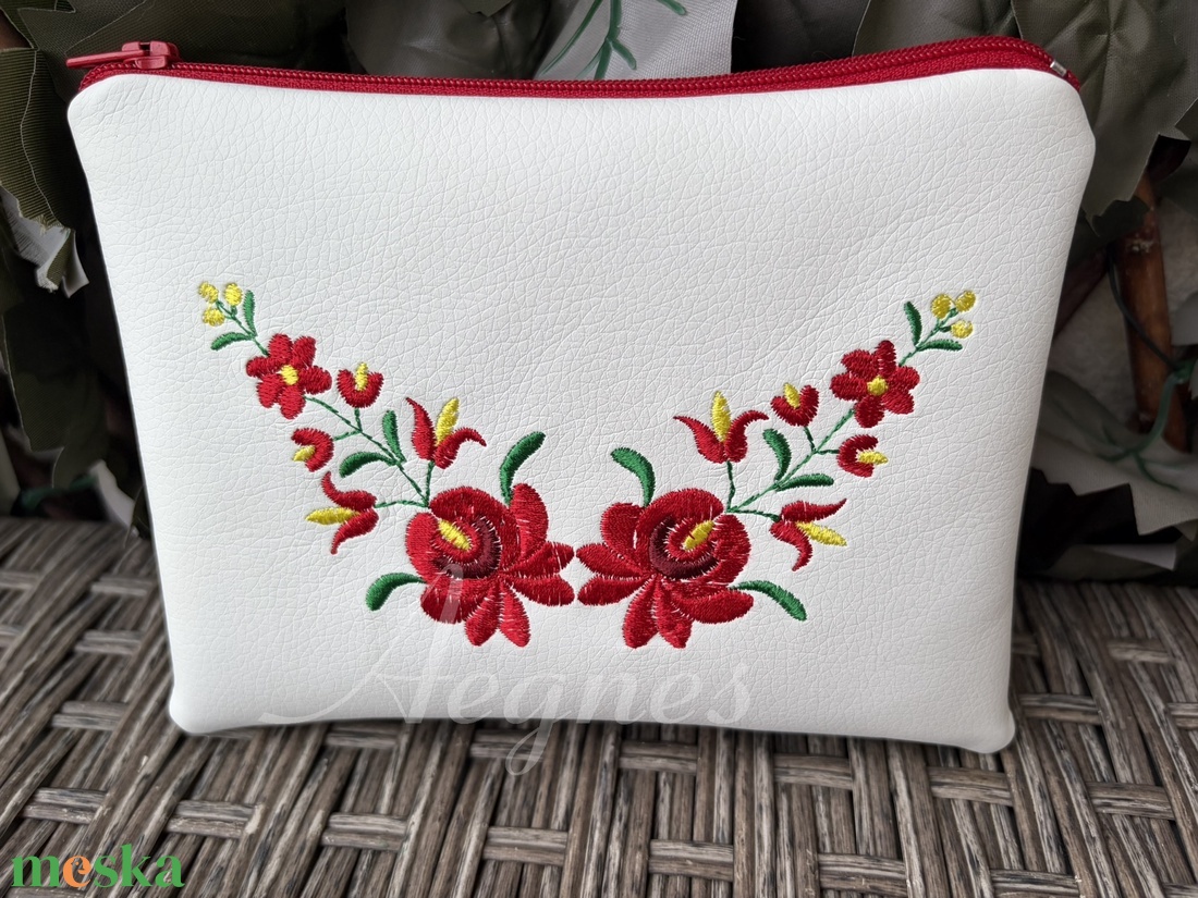 Kalocsai Neszi - táska & tok - neszesszer - Meska.hu