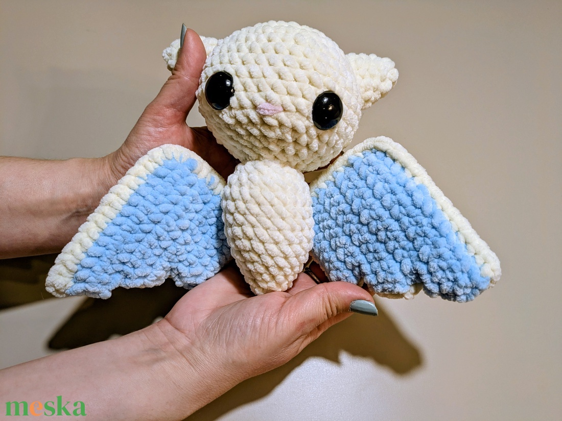 Egyedi horgolt fehér denevér � Puha amigurumi figura - játék & sport - plüssállat & játékfigura - denevér - Meska.hu